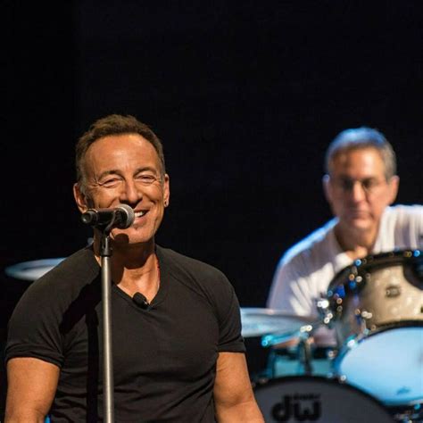 1000+ images about Bruce Springsteen on Pinterest | Fall behind, Bruce ...