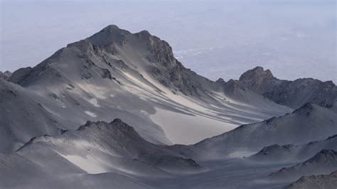 Heidu Mountain at sunrise, Qinghai, China | Windows Spotlight Images