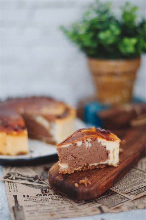 Vanilla-Chocolate Graham Cracker Cheesecake