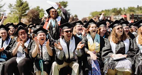 Gordon Celebrates 131st Commencement | The Bell