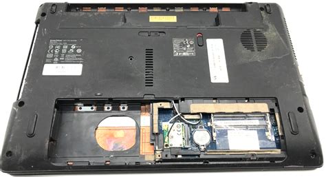 Emachines E642 PEW86 Notebook OHNE RAM und HDD Für Ersatzteil DEFEKT