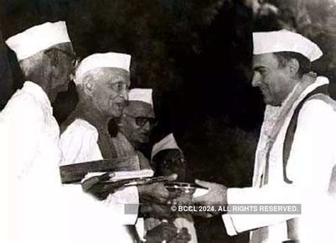 Rajiv Gandhi With Priyanka And Rahul Pay Homage At Pandit Nehru Samadhi