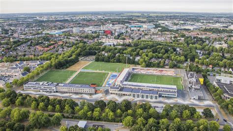 TOP Oss Sleept Drie Punten Uit Het Vuur In Emmen Adverteren Oss