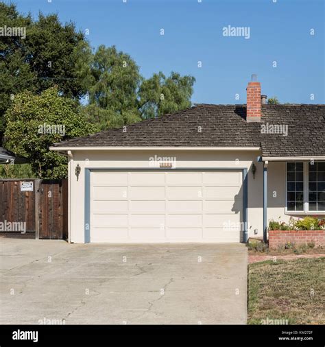 Famous garage where Steve Jobs started Apple computer, in Cupertino ...