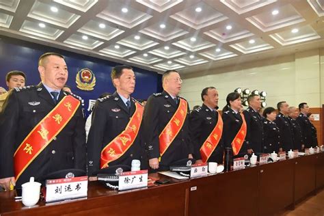 无悔从警路 青春续芳华——经开公安举行2020民警光荣退休仪式 封面新闻