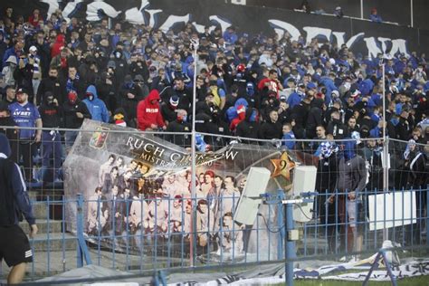 Zadyma kiboli po meczu Ruchu Chorzów z Górnikiem Zabrze Policja