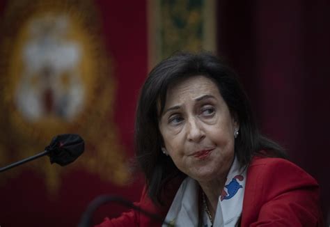 Robles reitera que la infección de los móviles espiados no afectó a la