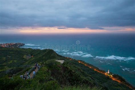 Diamond Head Sunrise at Dawn Editorial Stock Photo - Image of hawaii ...