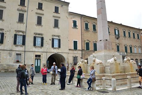 Piazza Federico Ii E Mario Jesi Viaggi E Sorrisi