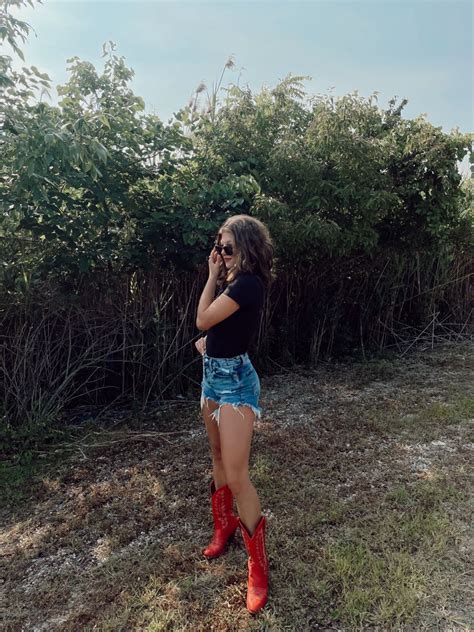 Red Cowgirl Boots Outfit