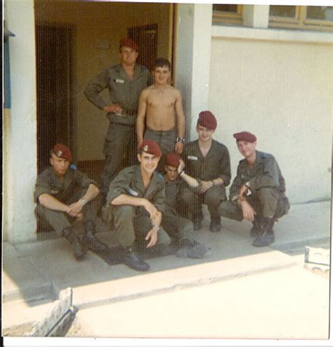 Photo de classe Régiment a pau de 1973 Ecole Des Troupes Aéroportées