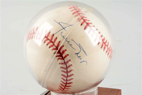 Lot Detail - WILLIE MAYS AUTOGRAPHED BASEBALL.