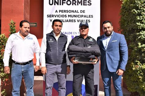 Amarildo B Rcenas Entrega Uniformes A Personal De Servicios P Blicos Y