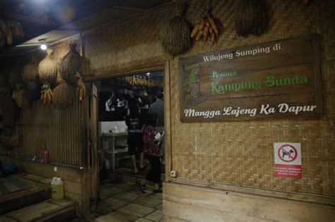 Pesona Kampung Sunda Barometer Wisata Kuliner Di Bandung