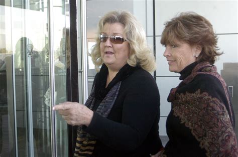 Hillary Clinton Mit Bills Alten Sex Skandalen Konfrontiert Der Spiegel