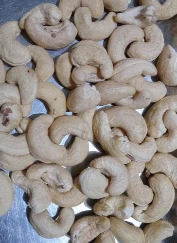 Steamed White Cashew Nut Packaging Size 10 Kg Grade W240 At Rs 675