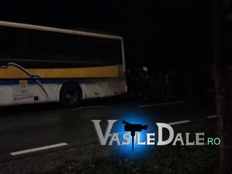 ACTUALIZARE UN AUTOBUS CU MUNCITORI DE LA ARAMIS A LUAT FOC IN LAPUSEL