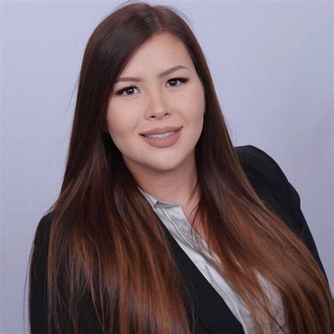 Brianna Flores Logistics Manager Reliant Global Solutions Llc