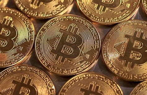 Bitcoin Kurs Stieg Zeitweise Wieder über 70000 Dollar