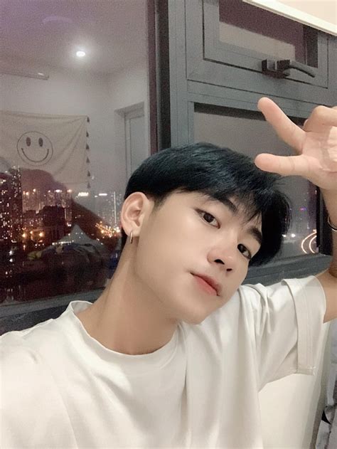 Hot boy từng nổi như cồn vì góc nghiêng giống Sơn Tùng M TP giờ ra sao Netizen Việt Giải Trí