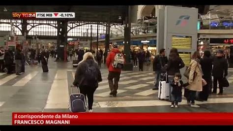 Vacanze Di Pasqua Crisi E Pioggia Riducono Le Partenze Video Sky