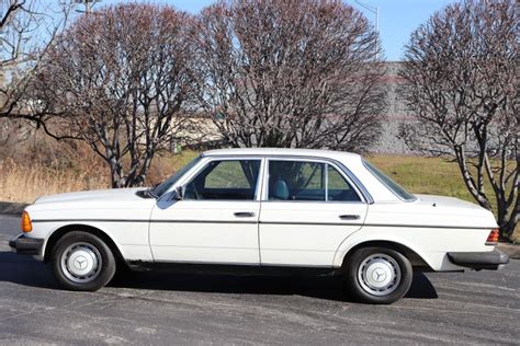 1978 Mercedes Benz 240D | Midwest Car Exchange