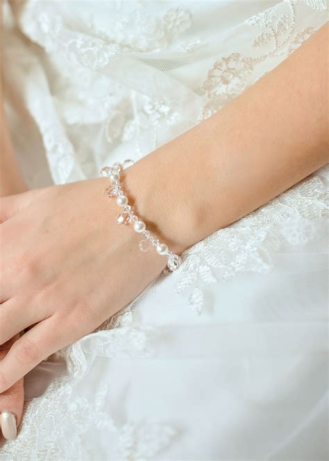 Bracelet Mariage Avec Cristal Et Perles Cr Mes Ou Blanches Gouttes