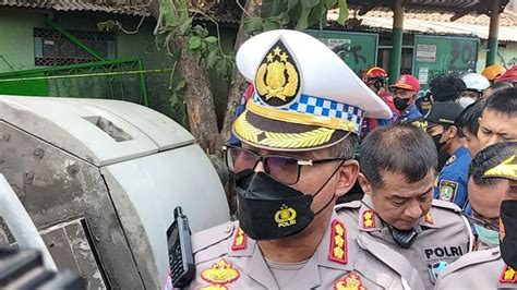 Polisi Selidiki Kecelakaan Maut Di Bekasi Truk Alami Rem Blong Diragukan