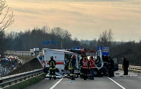 Incidente Sulla A Tra Tre Camion Traffico Bloccato Per Un Ora E