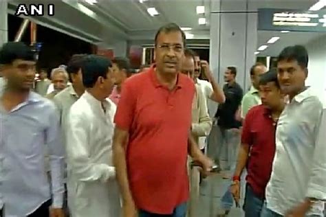 Panicked By Mla Exodus Congress Ferries 44 Gujarat Mlas To Bengaluru