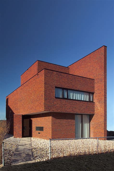 Brick Wall House / 123DV Modern Villas