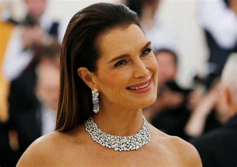 Brooke Shields Wows In Sexy Pink Bikini At