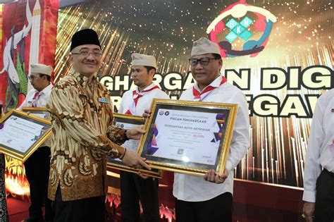 PEMKOT DENPASAR RAIH PENGHARGAAN DIGITALISASI ARSIP KEPEGAWAIAN