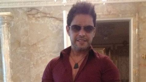 Zez Di Camargo Chamado De Gay Na Web E D Resposta Atravessada Bota O Seu Na Reta Pra Ver