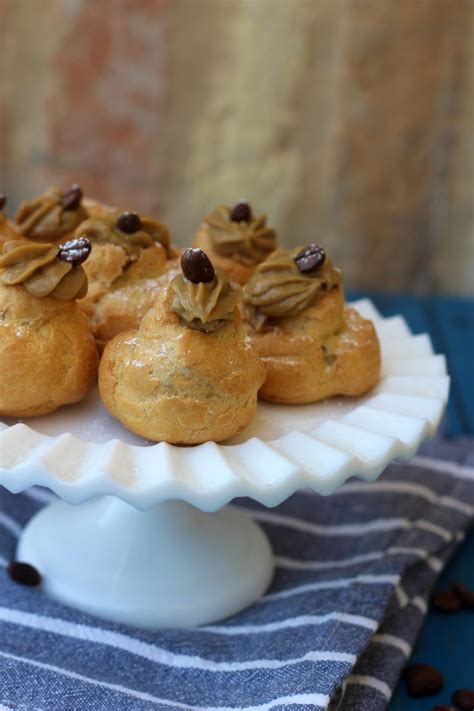 Bignè golosi farciti con crema pasticcera al caffè Cibo Che Passione