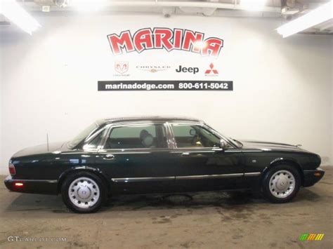 British Racing Green Jaguar Xj Vanden Plas Photo