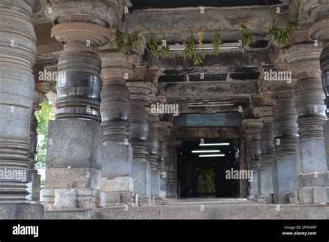 Belur Chennakesava temple - Pillars and sculptures- Ornate lathe turned ...