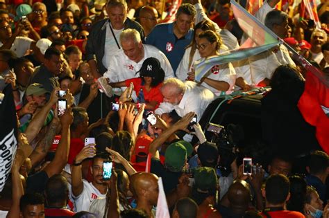 Lula Em Salvador Multid O De Militantes Toma Conta Das Ruas Em Ondina