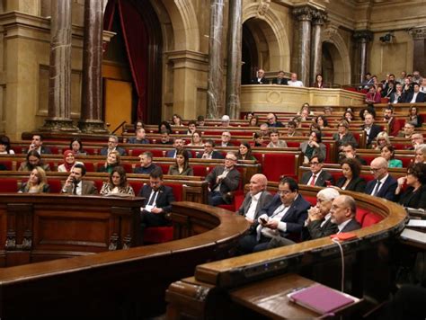 ERC Junts CUP i comuns registren al Parlament una declaració de