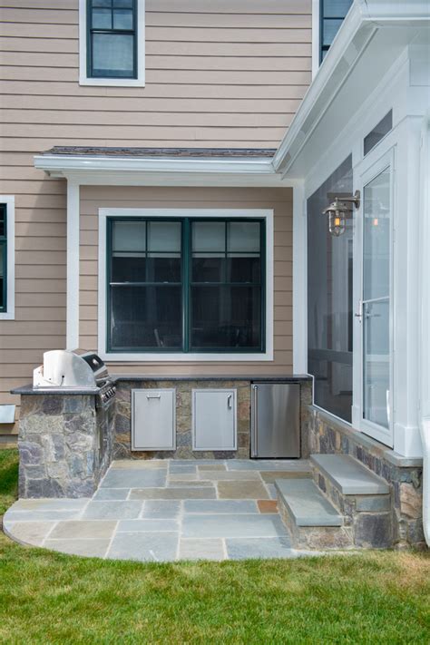 Flagstone Screen Room With Outdoor Kitchen Classique Terrasse Et