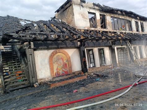 Imagini De La Incendiul De La M N Stirea Turnu Foto Observatorul