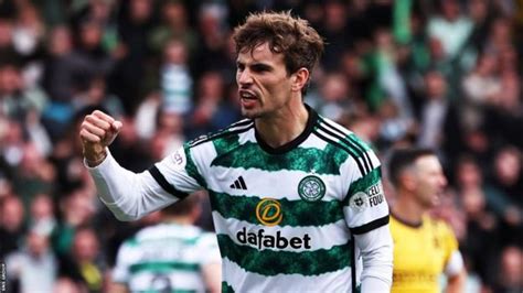 Matt O Riley Celtic Midfielder Signs New Four Year Deal BBC Sport