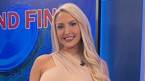 Bbc Presenter Emma Louise Jones Looks Stunning In Tight Outfit For Championship Grand Final As