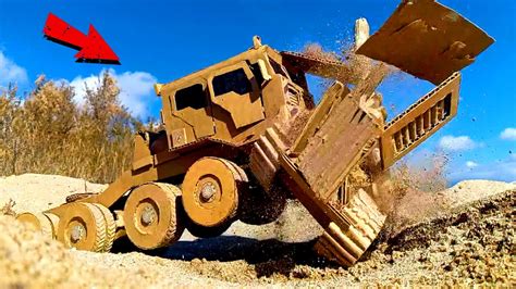 Diy Cardboard Rc Truck Destroys A Model Of A Crawler Tractor Youtube