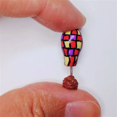 How To Make A Tiny Hot Air Balloon Balloons Clay Crafts Hot Air Balloon