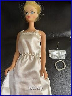 Vintage Barbie Twist N Turn Tnt Blonde Stunning With