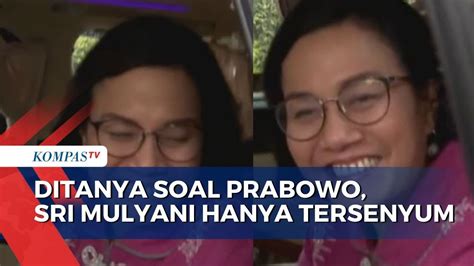 Menkeu Sri Mulyani Hanya Tersenyum Ketika Ditanya Soal Perselisihan