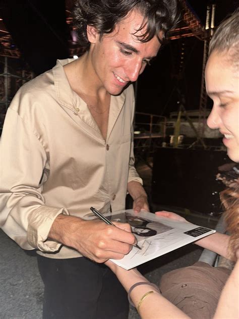 Tamino Daily On Twitter Tamino Signing Sahar After His Concert In