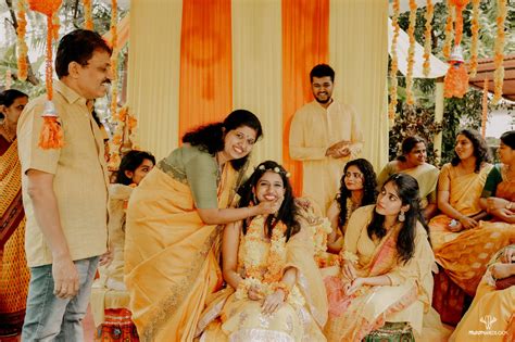 Best Kerala Haldi Ceremony Photography - Lakshmi - Kochi - Moonwedlock ...