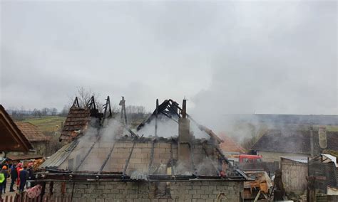 Foto O Cas A Luat Foc La Berghin Intervin Pompierii Din Alba Iulia